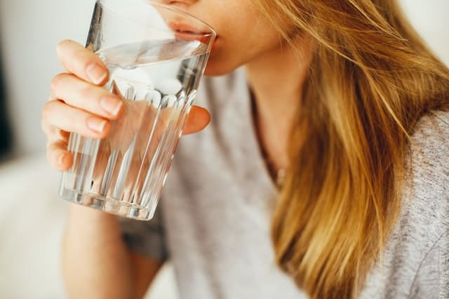 Does Drinking Water Benefit Oral Health? 